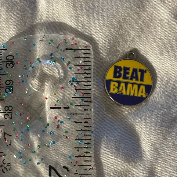 Beat Bama LSU pinup spirit pendant - Picture 4 of 5